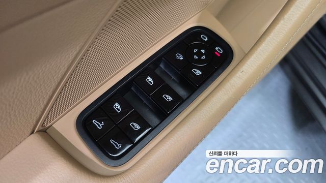 Porsche Panamera 2020 — photo 20