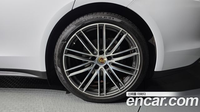 Porsche Panamera 2020 — photo 7