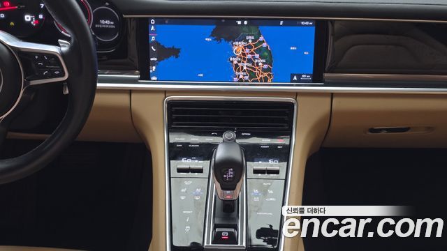 Porsche Panamera 2020 — photo 31