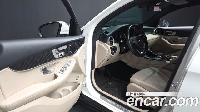 Mercedes-Benz GLC-Class 2019 — photo 13