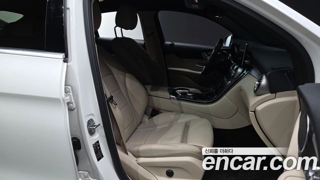 Mercedes-Benz GLC-Class 2019 — photo 17