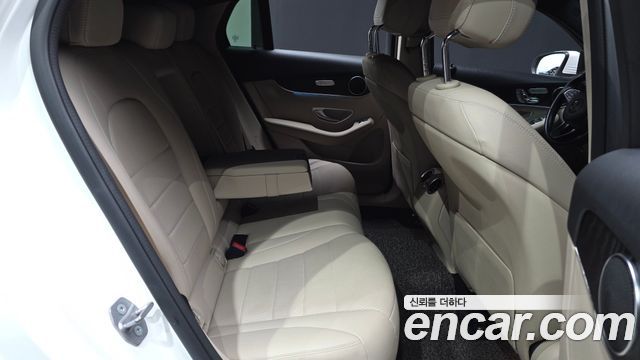 Mercedes-Benz GLC-Class 2019 — photo 18