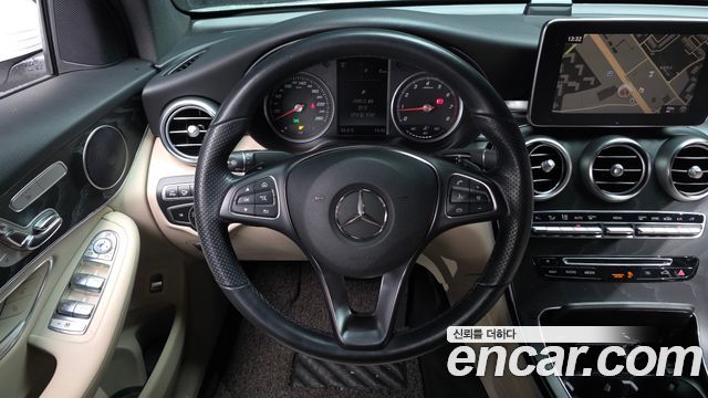 Mercedes-Benz GLC-Class 2019 — photo 19