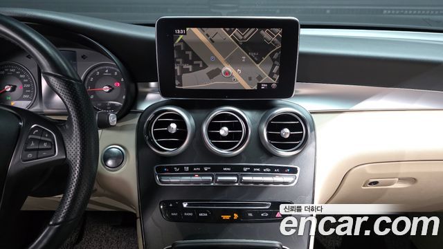 Mercedes-Benz GLC-Class 2019 — photo 20