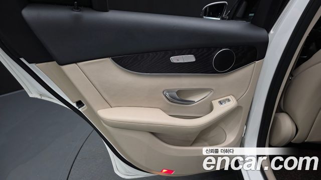 Mercedes-Benz GLC-Class 2019 — photo 15