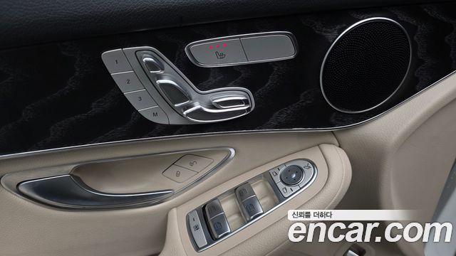 Mercedes-Benz GLC-Class 2019 — photo 33