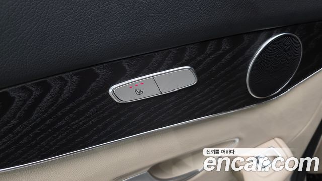 Mercedes-Benz GLC-Class 2019 — photo 34