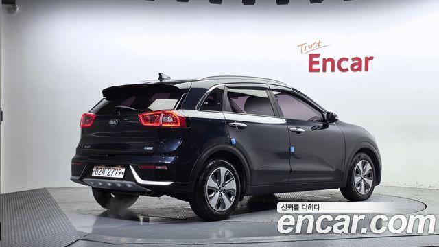 Kia Niro 2017 — photo 2