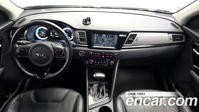 Kia Niro 2017 — photo 10