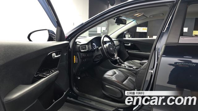 Kia Niro 2017 — photo 13