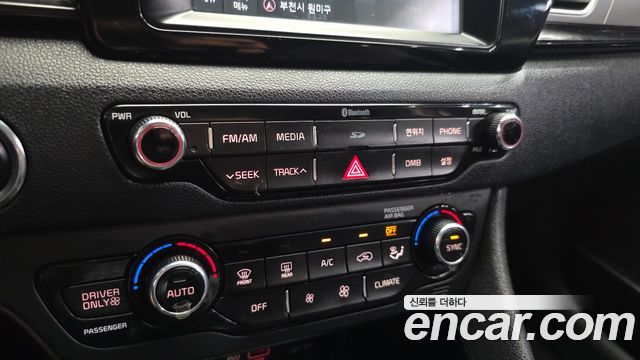 Kia Niro 2017 — photo 24