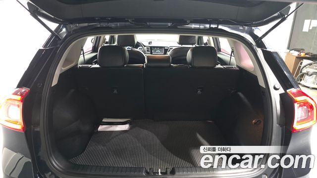 Kia Niro 2017 — photo 26