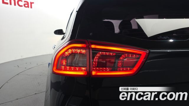 Kia Niro 2017 — photo 9