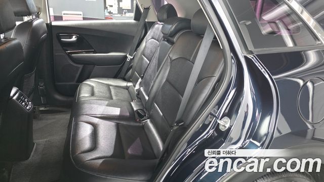 Kia Niro 2017 — photo 16