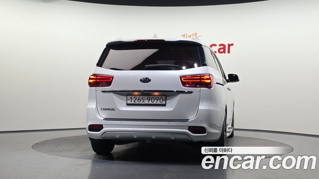 Kia Canival 2020 — photo 4