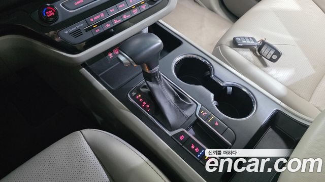 Kia Canival 2020 — photo 9