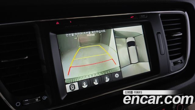 Kia Canival 2016 — photo 22
