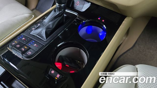 Kia Canival 2016 — photo 23
