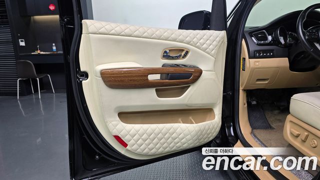 Kia Canival 2016 — photo 14