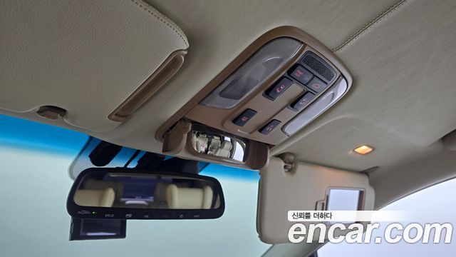 Kia Canival 2016 — photo 31