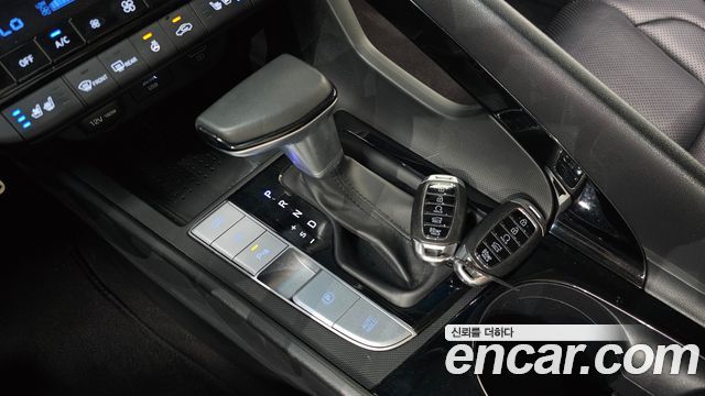 Hyundai AVANTE 2021 — photo 12