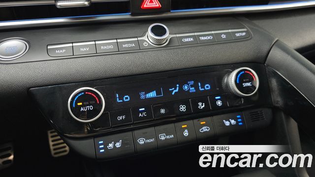 Hyundai AVANTE 2021 — photo 25