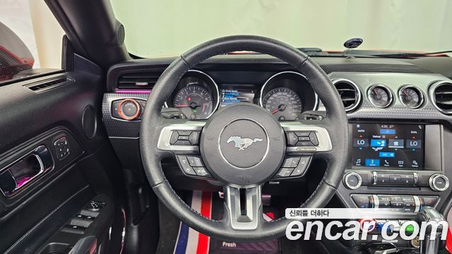 Ford Mustang 2017 — photo 13