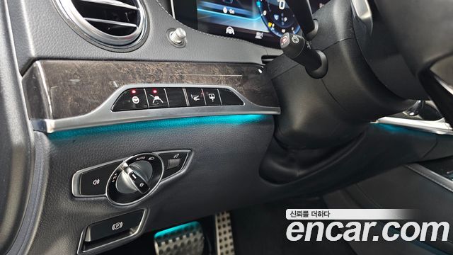 Mercedes-Benz S-Class 2018 — photo 33