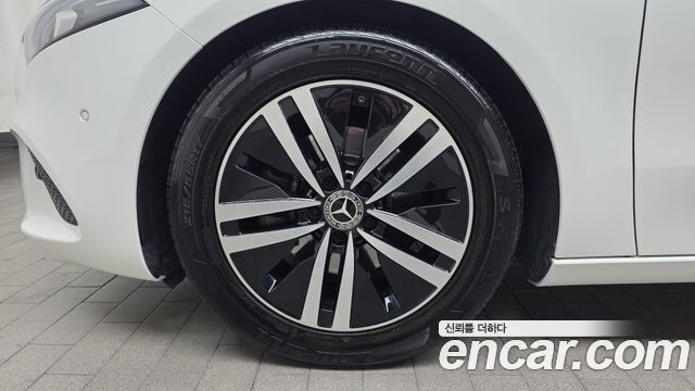 Mercedes-Benz A-Class 2021 — photo 5