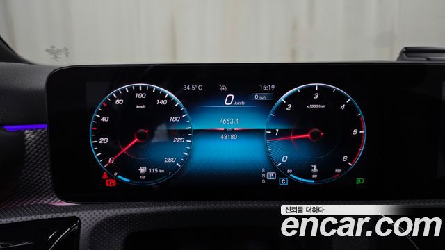 Mercedes-Benz A-Class 2021 — photo 11
