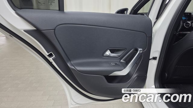 Mercedes-Benz A-Class 2021 — photo 15