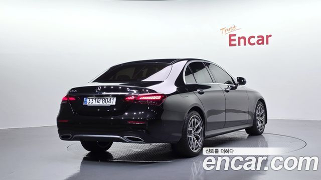Mercedes-Benz E-Class 2022 — photo 2