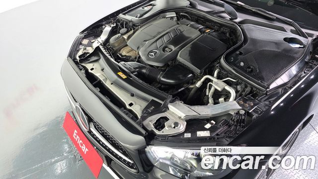 Mercedes-Benz E-Class 2022 — photo 6