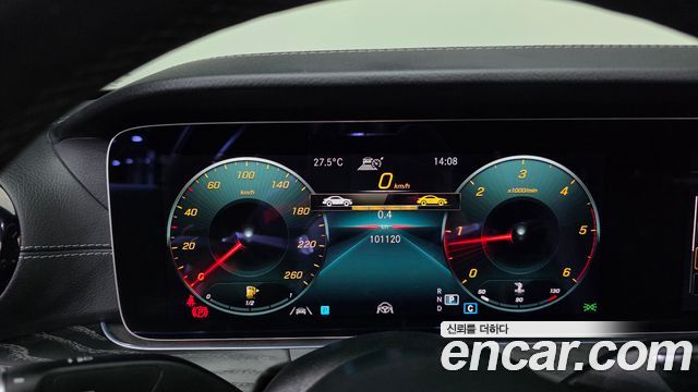 Mercedes-Benz E-Class 2022 — photo 11