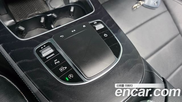 Mercedes-Benz E-Class 2022 — photo 26