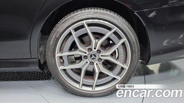 Mercedes-Benz E-Class 2022 — photo 7