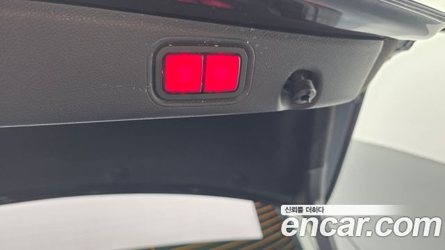 Mercedes-Benz E-Class 2022 — photo 32