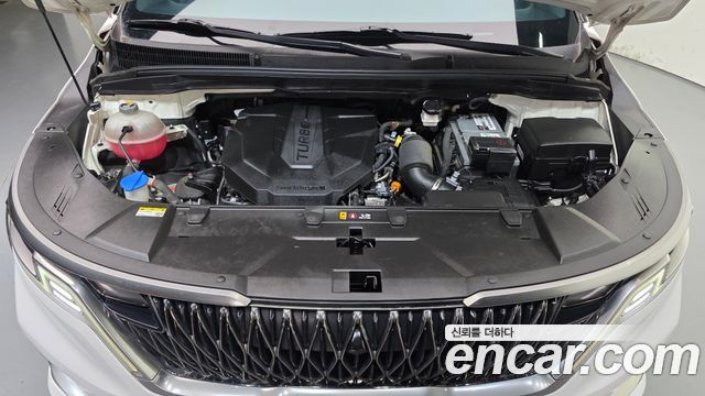 Kia Canival 2023 — photo 6