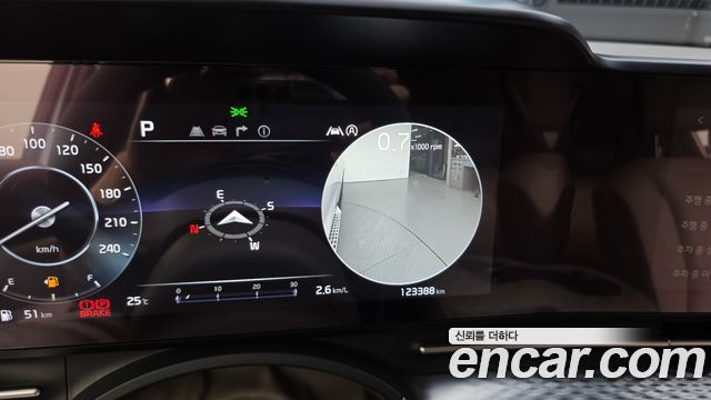 Kia Canival 2023 — photo 23