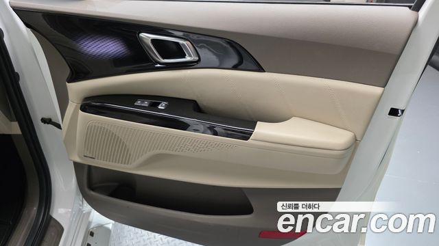 Kia Canival 2023 — photo 15