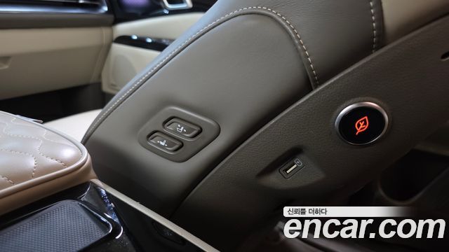 Kia Canival 2023 — photo 33