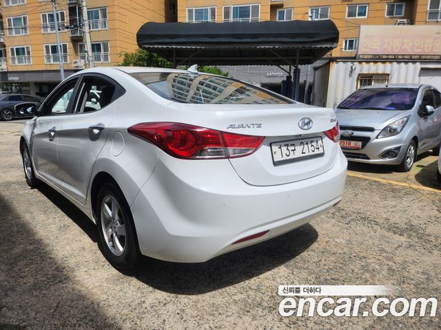 Hyundai AVANTE 2012 — photo 3