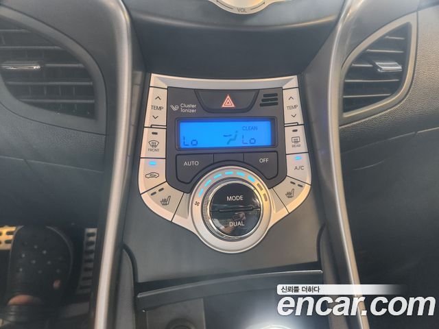 Hyundai AVANTE 2012 — photo 9
