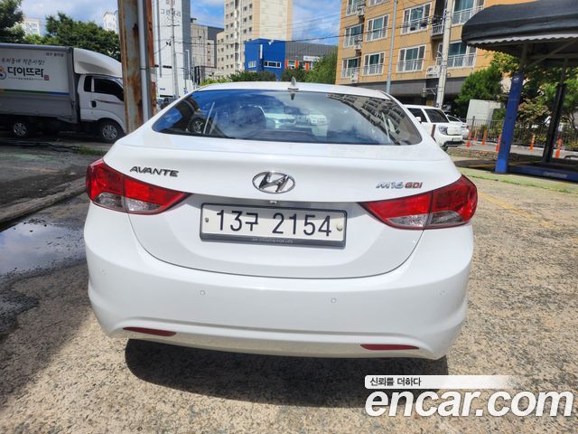 Hyundai AVANTE 2012 — photo 10