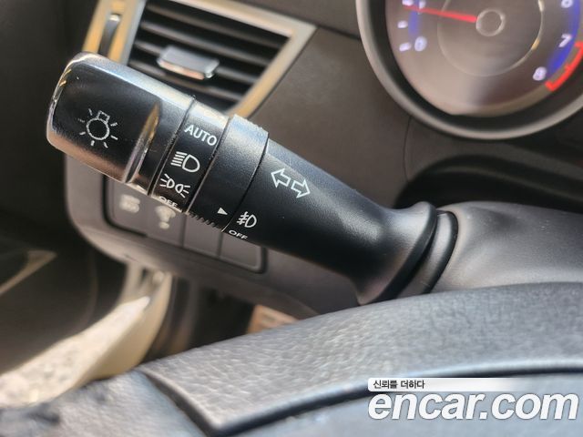 Hyundai AVANTE 2012 — photo 11