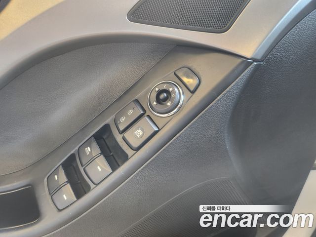 Hyundai AVANTE 2012 — photo 12