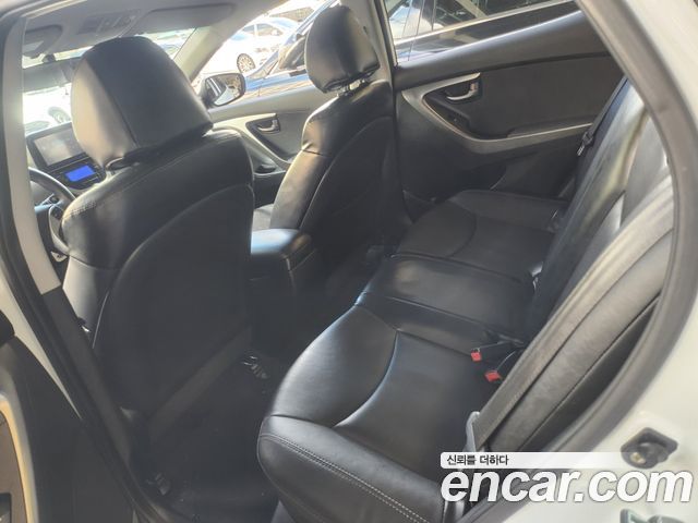 Hyundai AVANTE 2012 — photo 14