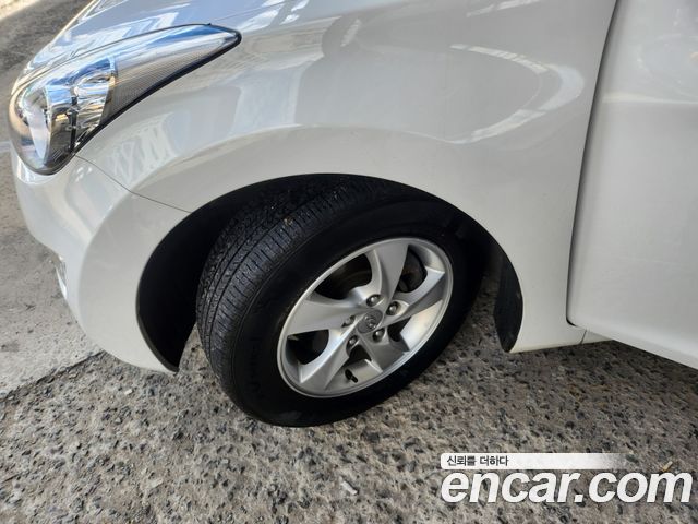 Hyundai AVANTE 2012 — photo 16