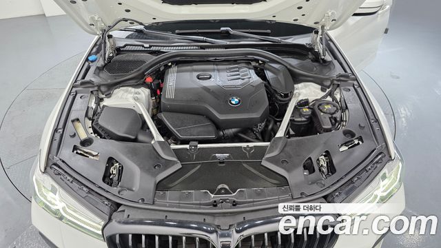 BMW 5-Series 2022 — photo 6