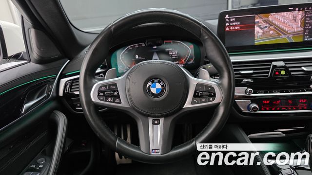 BMW 5-Series 2022 — photo 14